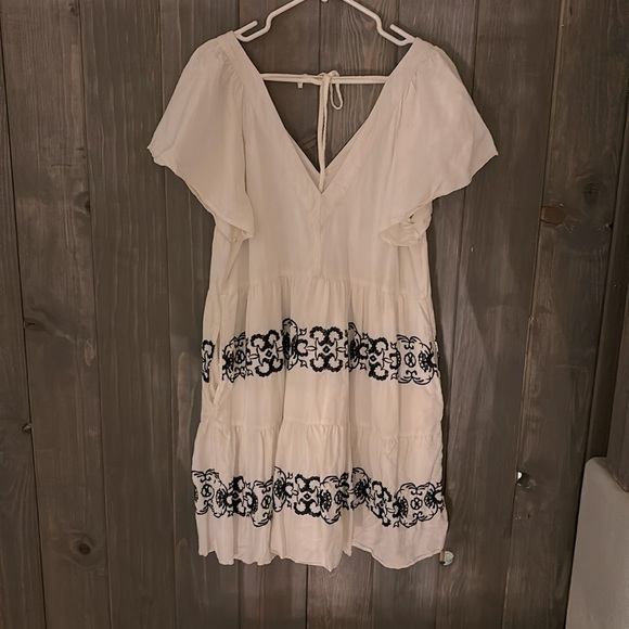 Old Navy Embroidered Flutter-Sleeve Mini Swing Dress - Size XL - Picture 4 of 4